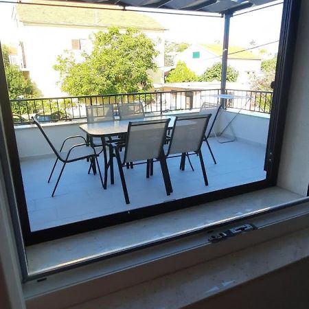 Beach Apartment Kate With Sea View, Balcony And Parking, Murter, Dalmatia Экстерьер фото