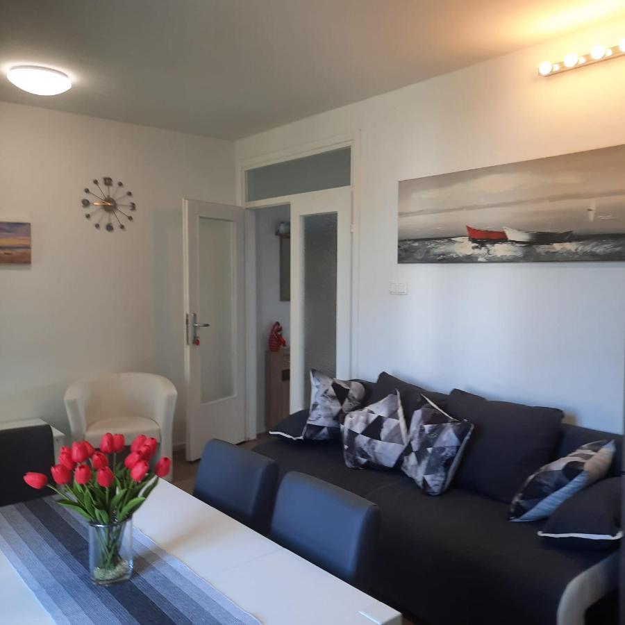Beach Apartment Kate With Sea View, Balcony And Parking, Murter, Dalmatia Экстерьер фото
