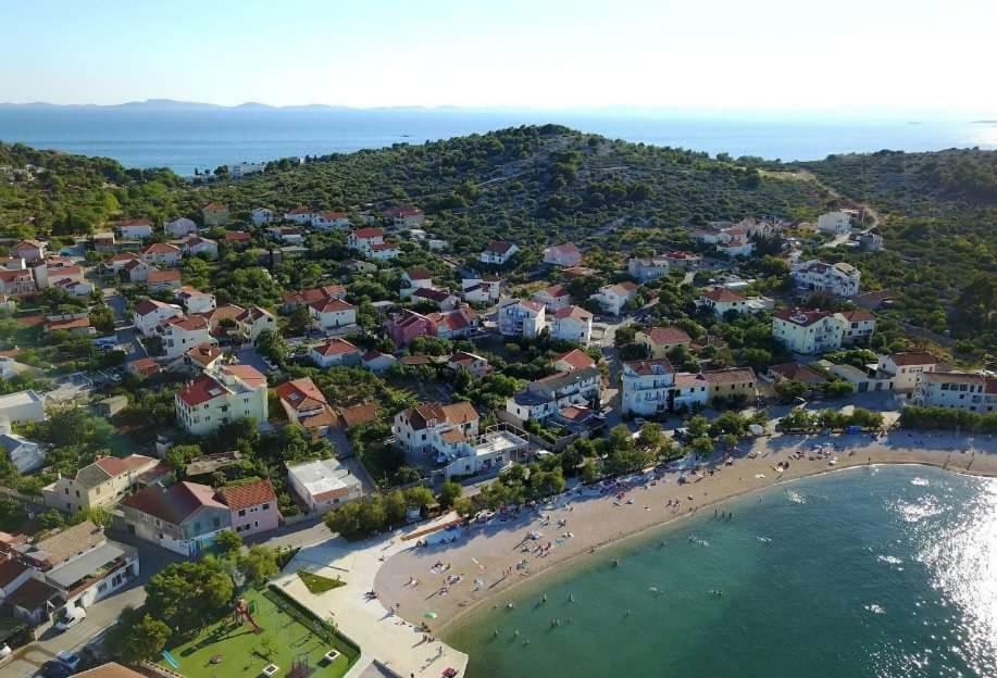 Beach Apartment Kate With Sea View, Balcony And Parking, Murter, Dalmatia Экстерьер фото